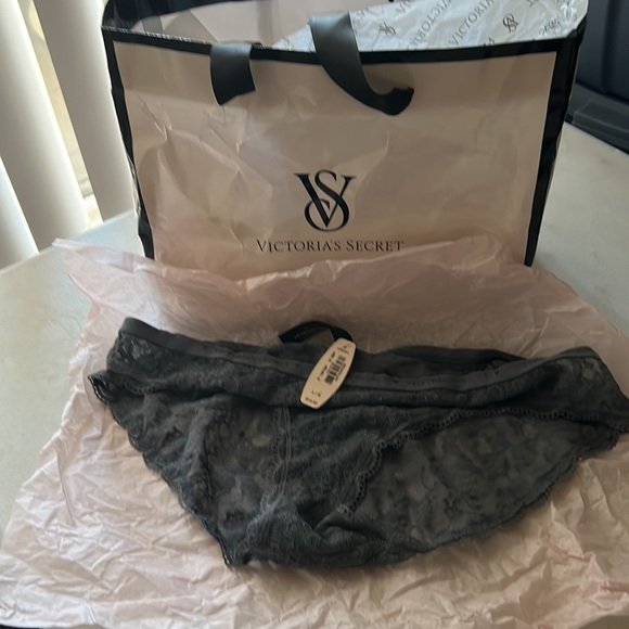 2 panties - Picture 3 of 3